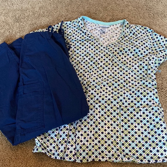 Scrub Set - Picture 1 of 7